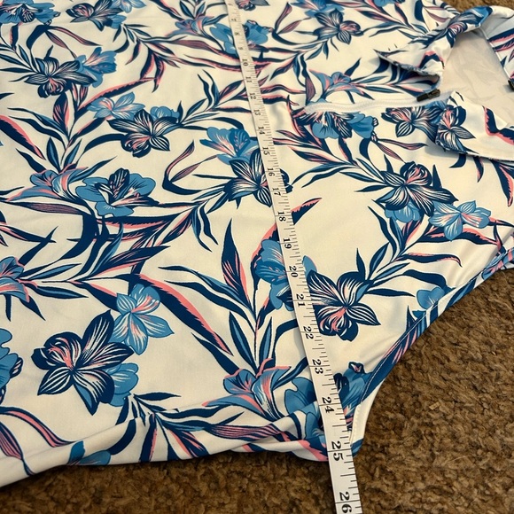 Soneven brand Blue and Pink Sleeveless Blouse‎ with Collar & 1/4 Zippered front - Picture 10 of 13